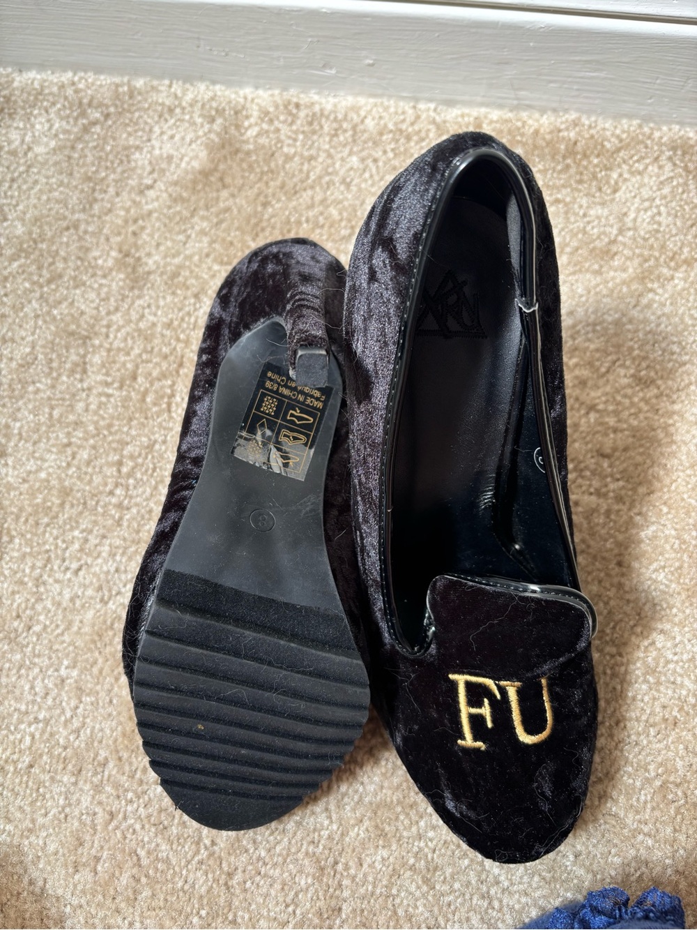 YRU Black Velvet Heels with Gold Embroidery - Picture 3 of 5